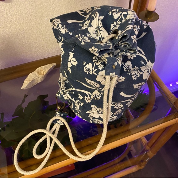 90s Y2K Hawaiian Canvas Duffle Bag Backpack Lizzy McGuire Bucket Hat Style - Picture 3 of 7